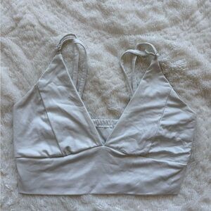 Rela White Crop Top – Clean, Minimal, Trendy